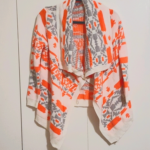Charlotte Russe Sweaters - Charlotte Russe Aztec tribal print asymmetrical cardigan